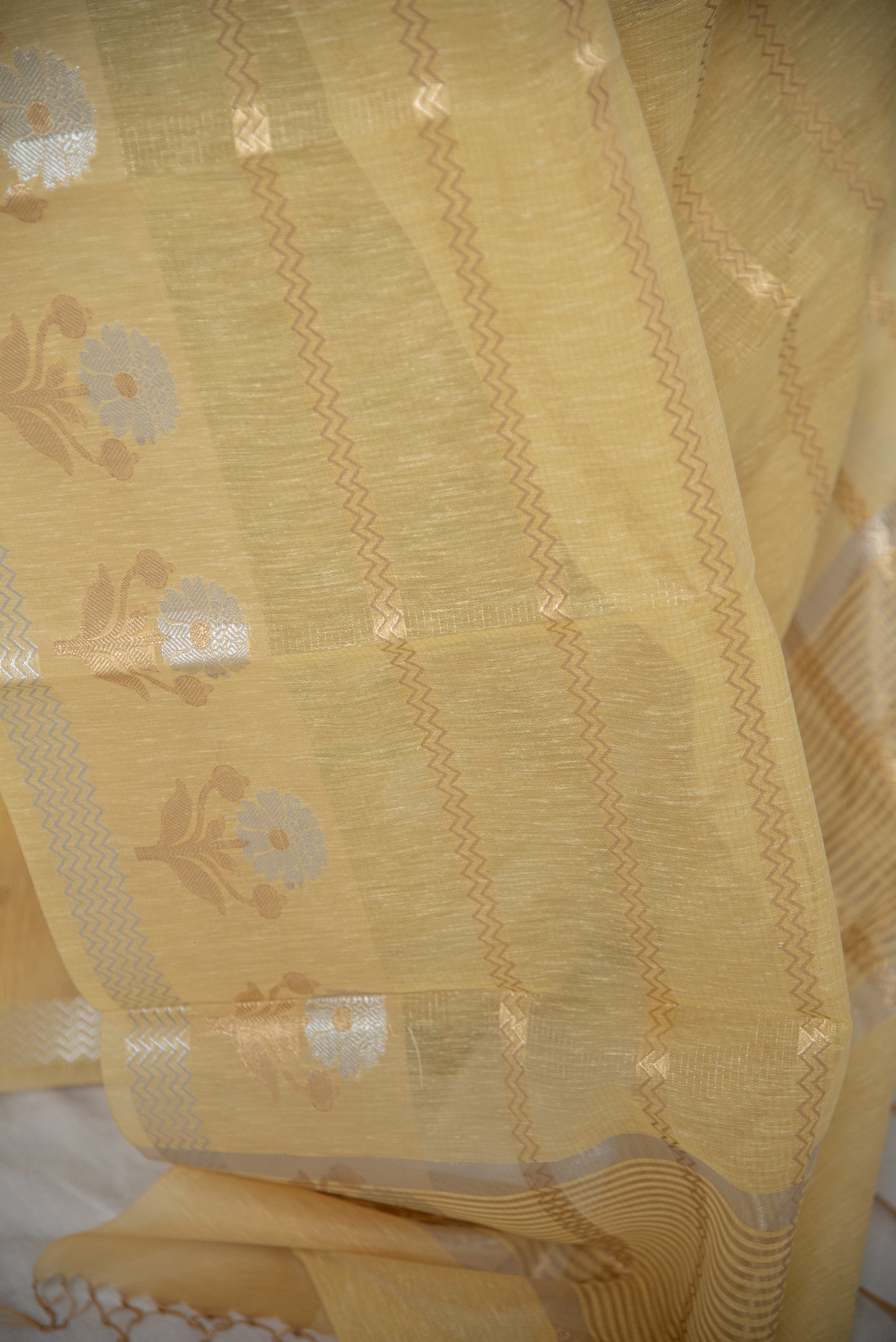 Banarasi Linen Cotton Silk Predraped Saree